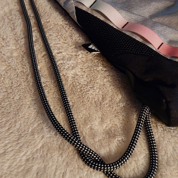 🌺 NEW ADIDAS Lightweight Poly Drawstring Backpack - Picture 8 of 12